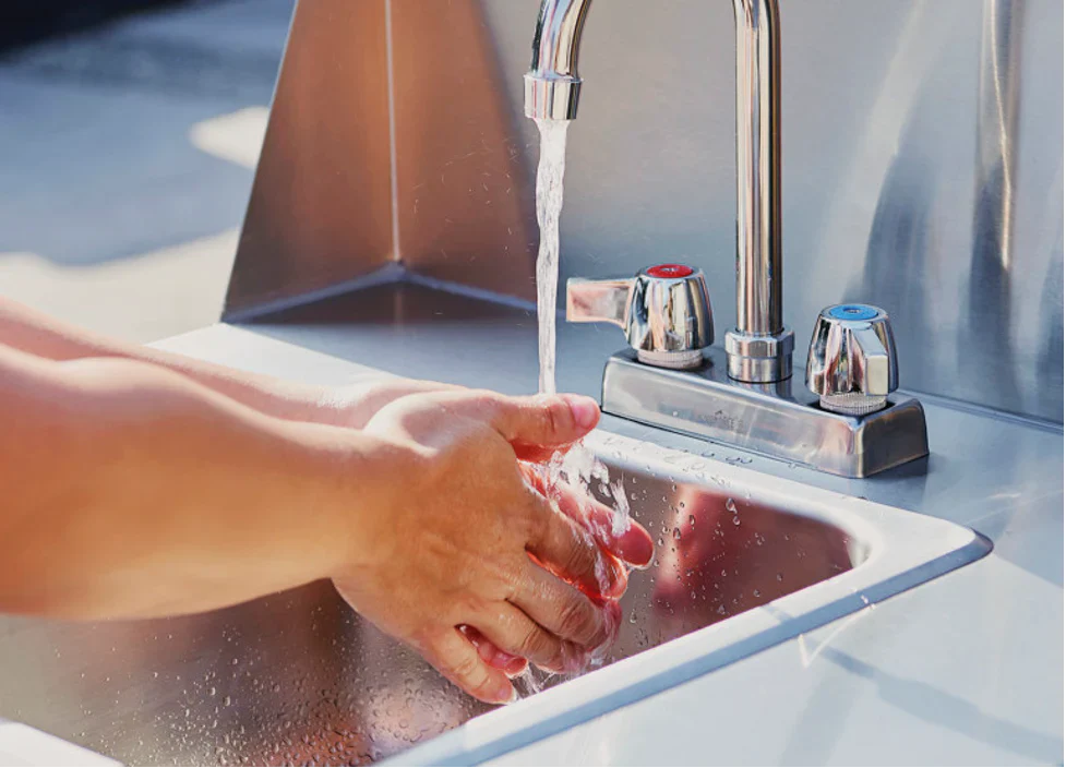 Hot vs. Cold Water Portable Sinks: What to Know Before You Buy